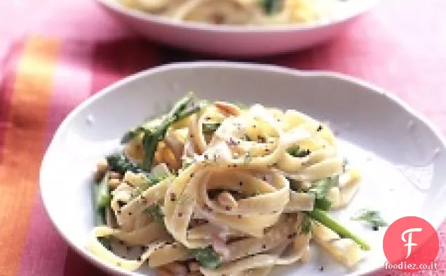 Fettuccine Cremose con Asparagi