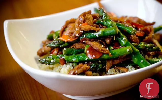 Riccioli di sesamo Soia con asparagi e Quinoa