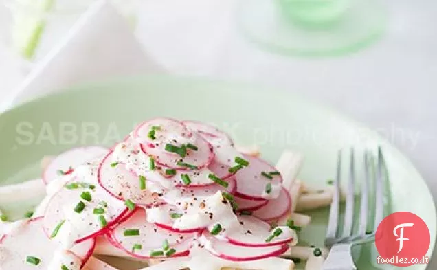 Insalata di radice di ravanello e sedano