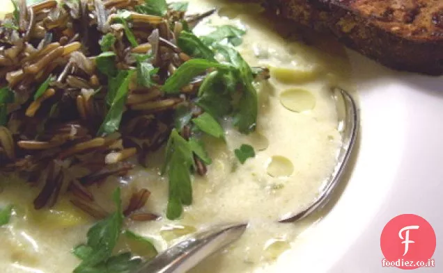 Radice di sedano e zuppa di riso selvatico