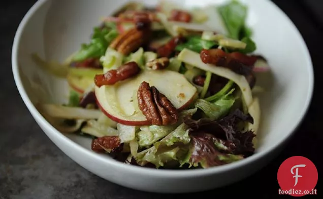 Insalata non troppo virtuosa con Vinaigrette di mele caramellate