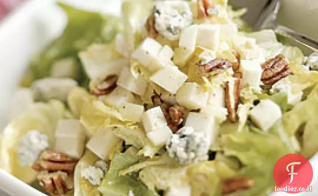 Scarola con mela verde, radice di sedano, noci pecan tostate e C blu