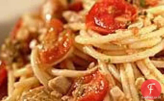 Spaghetti con tonno e pomodorini