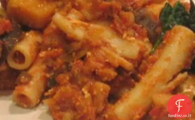 Rigatoni con Melanzane, Funghi e Formaggio di Capra