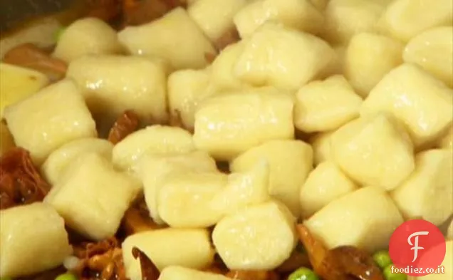 Gnocchi con Prosciutto, Piselli Primaverili e Finferli