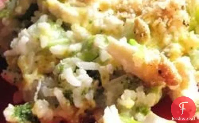 Broccoli, riso, formaggio e casseruola di pollo