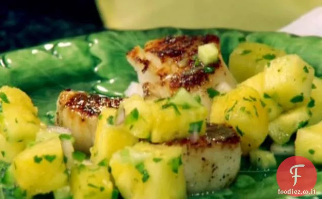 Capesante scottate con salsa di ananas e cetriolo