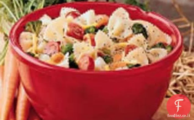 Insalata di pasta con condimento di semi di papavero