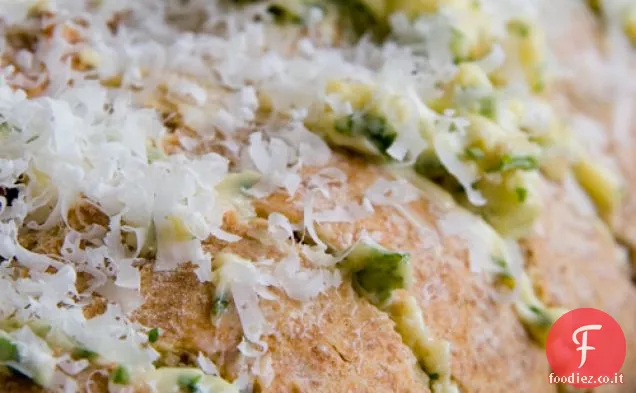 Pane grosso all'aglio