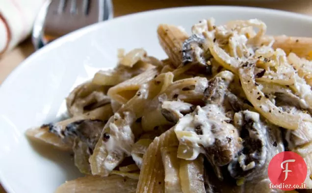 Aglio Funghi e formaggio di capra Pasta