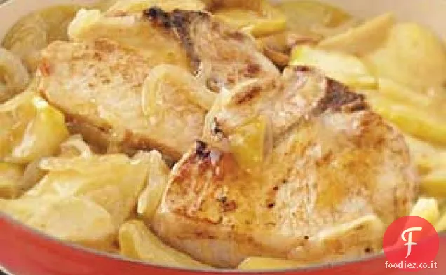 Stovetop braciole di maiale con mele