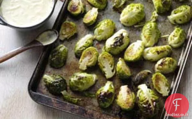 Cavoletti di Bruxelles arrostiti all'aglio con salsa di senape