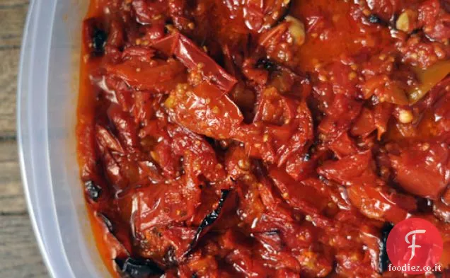 Salsa di pomodoro arrosto con aglio