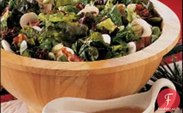 Insalata di lattuga con condimento caldo