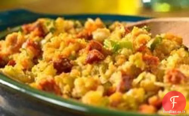 Ripieno di pane di mais con chorizo e peperoncini