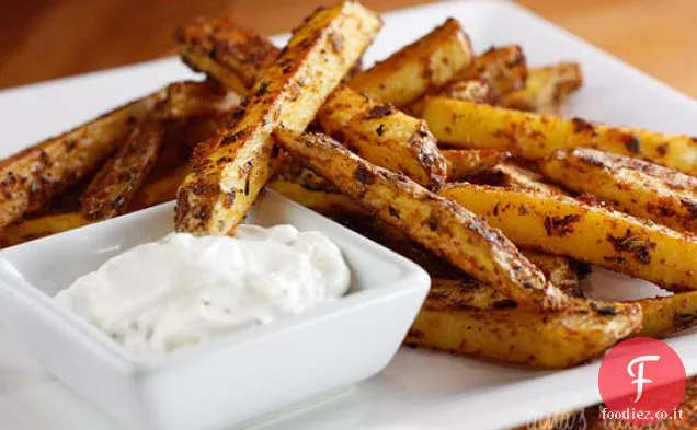 Patatine fritte condite al forno con aglio Aioli