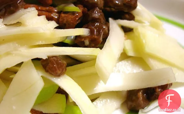 Insalata di cavolo rapa Waldorf
