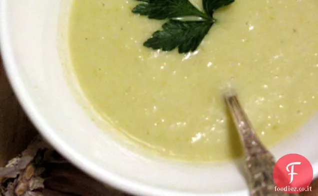 Zuppa cremosa di porri e yogurt