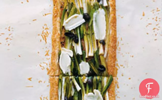 Crostata di porri e olive con due formaggi