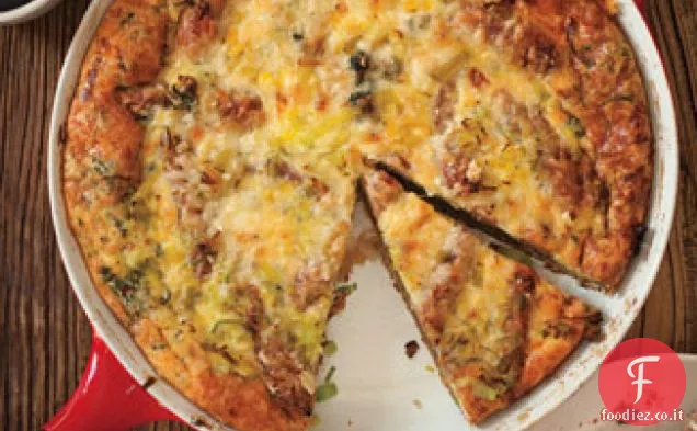 Casseruola per colazione con patate, salsiccia e spinaci