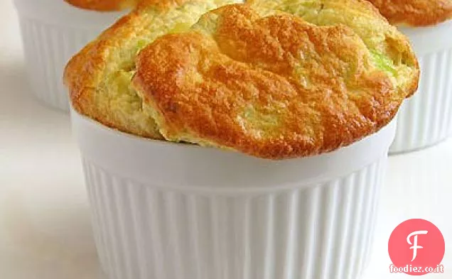 Soufflé di aglio verde, porro e formaggio di capra