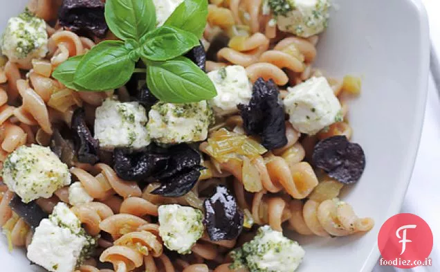 Pasta Feta, Pesto e Olive Nere