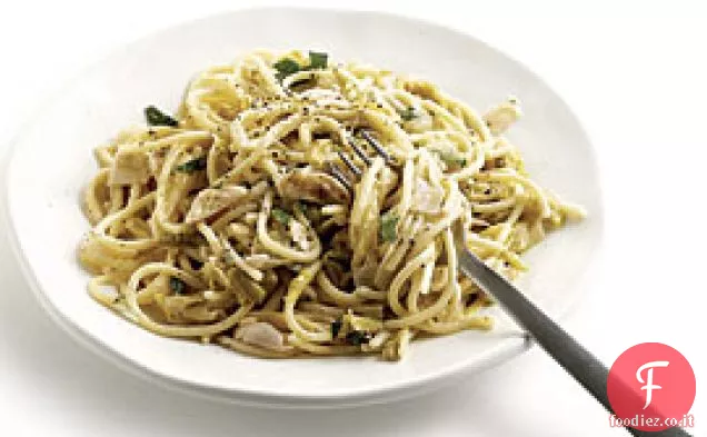 Spaghetti con aglio brasato cremoso e porri