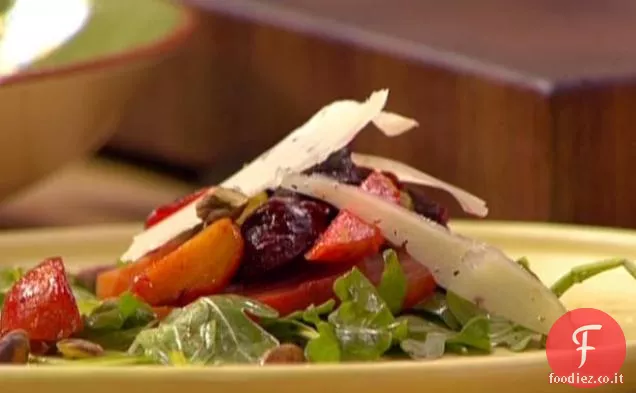 Insalata di barbabietola arrosto con rucola, pistacchi e scaglie di pecorino