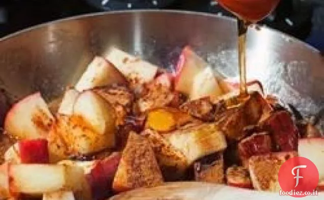 Porridge di quinoa con mele alla cannella