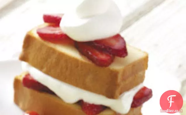 Dessert della torta di libbra di fragole