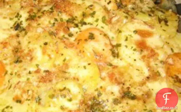 Casseruola di patate e patate al forno