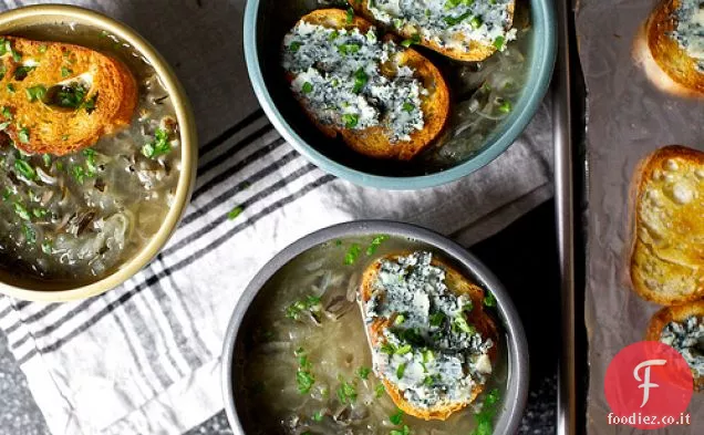 Vidalia Zuppa di cipolle con riso selvatico e formaggio erborinato