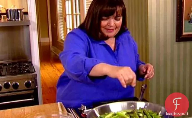 Asparagi saltati e piselli spezzati