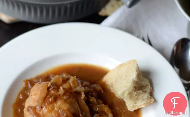 Pollo alla cipolla francese brasato con Gruyère