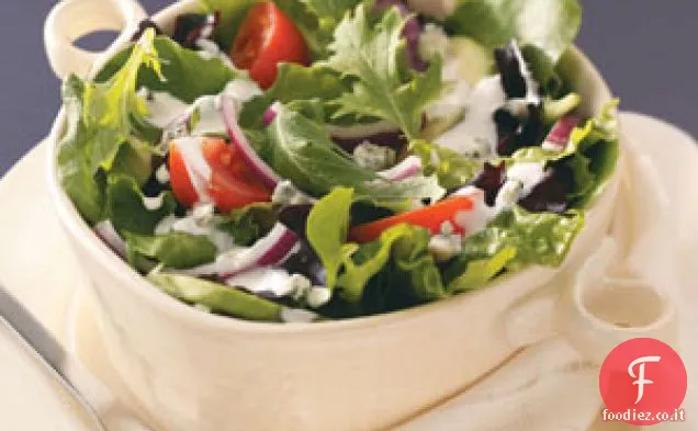 Condimento per insalata con formaggio blu grosso