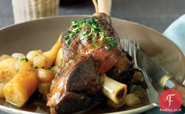Stinchi di agnello e pastinaca con salsa di cipolla allo sherry