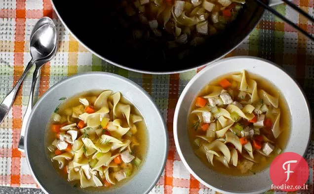 Zuppa di noodle di pollo