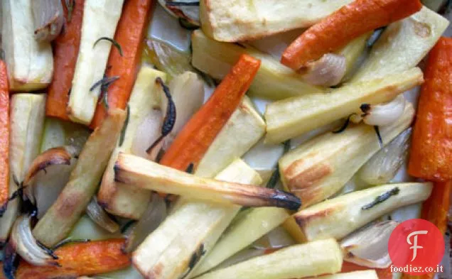 Pastinaca, carote e scalogni arrostiti di acero