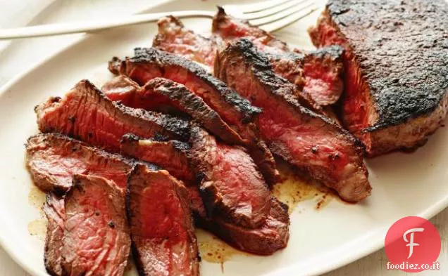 Bistecca da cowboy con caffè e peperoncino