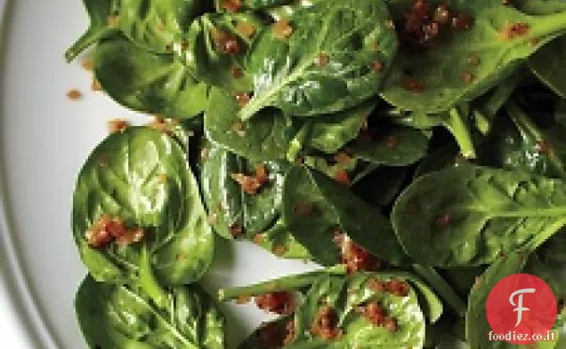 Insalata di spinaci appassiti con scalogni caramellati