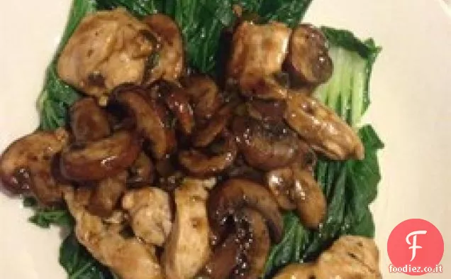 Baby Bok Choy in stile cinese con salsa di funghi