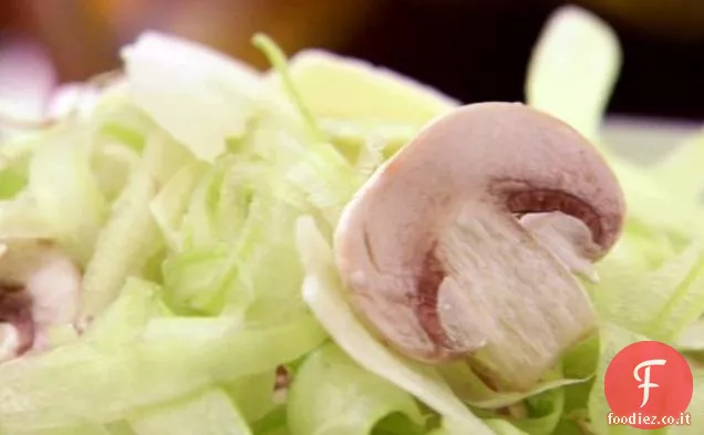 Insalata di sedano, funghi e parmigiano