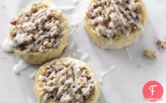 Rotoli di streusel alle ciliegie e noci pecan