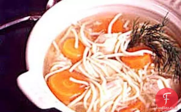 Zuppa di pollo all'aneto