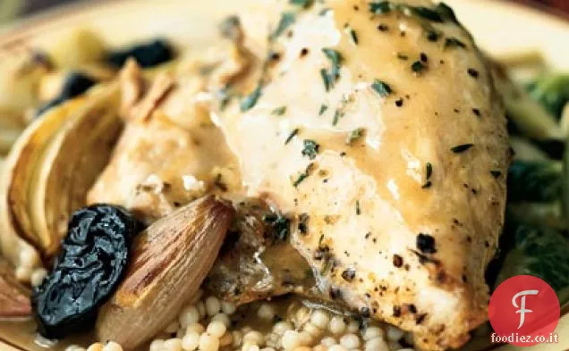 Pollo arrosto con prugne secche e scalogno
