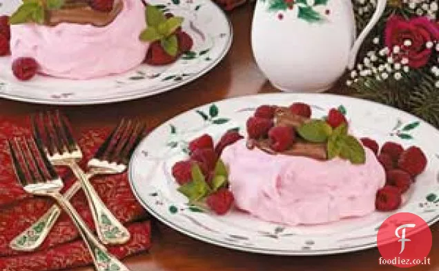 Meringhe al lampone ripiene di cioccolato