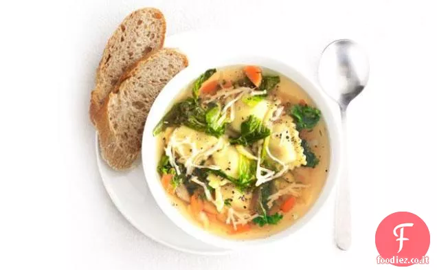 Ravioli e zuppa di verdure