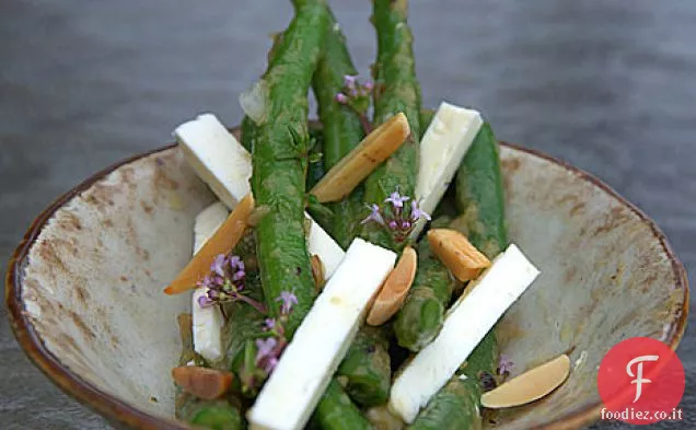 Insalata di fagioli verdi e feta in una vinaigrette di scalogno
