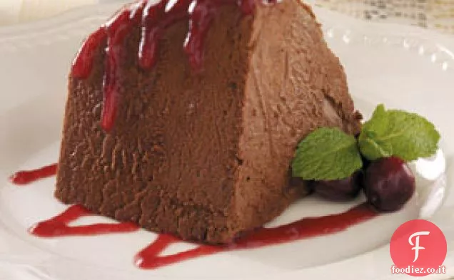 Mousse al cioccolato con salsa di mirtilli rossi