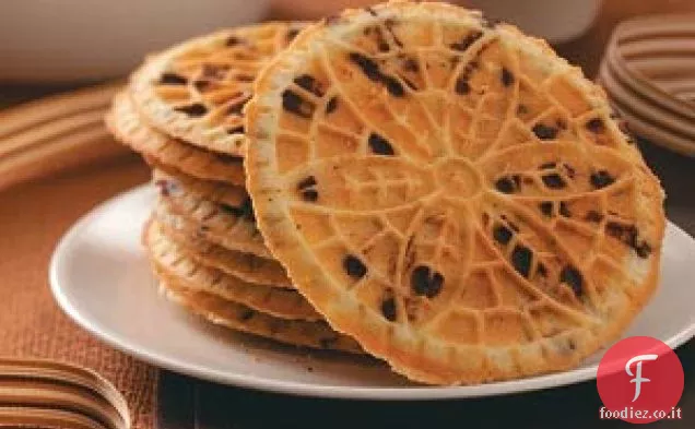 Pizzelle con gocce di cioccolato e nocciole